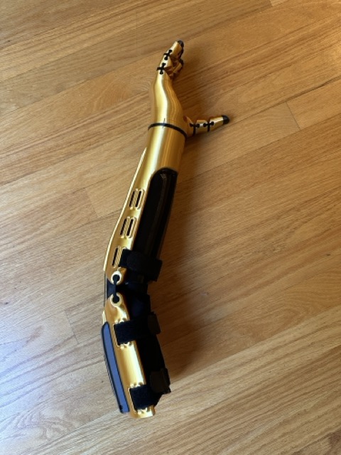 Kinetic Arm, side profile showing wrist joint